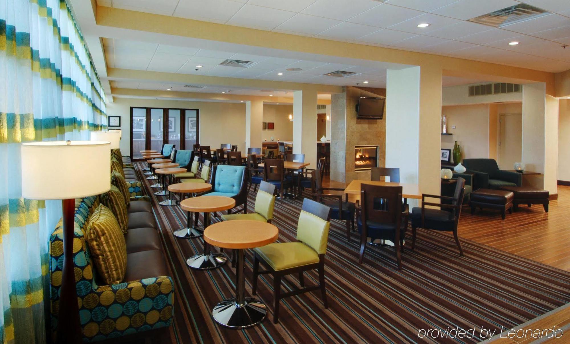 Hampton Inn White Plains/Tarrytown Elmsford Restaurant photo